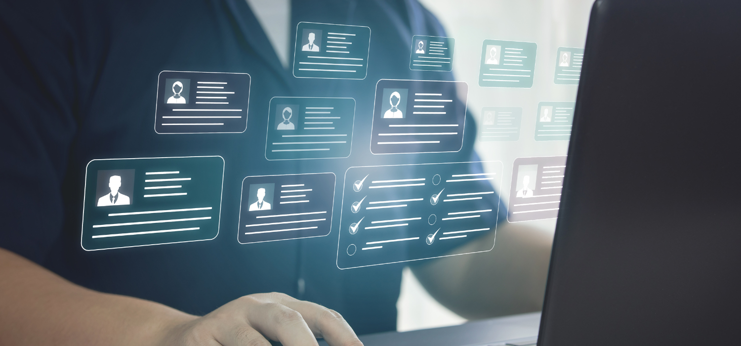 Sieć połączonych awatarów ludzi w kształcie grafu społecznościowego